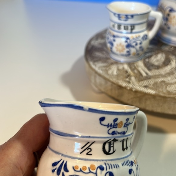 ROYAL SEALY FAINTING BEE   THREE MEASURING  CUPS  VINTAGE  HERITAGE JAPAN - Picture 9 of 9